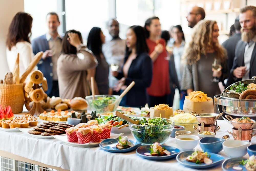 brunch-choice-crowd-dining-food-options-eating-con-2026-01-07-23-33-54-utc-1.jpg