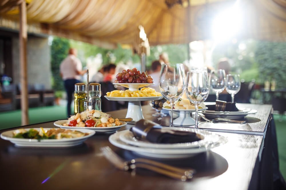 sparkling-glassware-stands-on-long-table-prepared-2026-01-08-06-36-09-utc-1.jpg